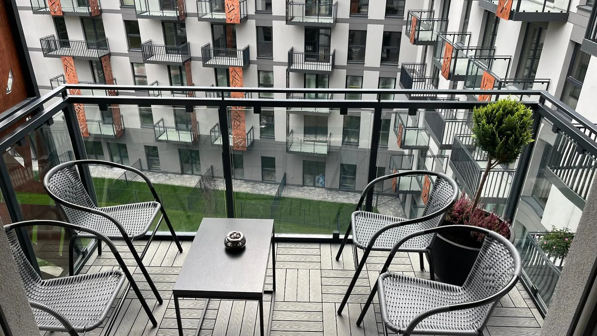 Jesionowe Apartamenty Nad Odra, Stare Miasto, Sauna W Jednym, Klimatyzacja , Garaz Podziemny 0 Zl, Odra River , Old Town, New Building, Air Conditioning, Sauna-One, Underground Garage Free Breslau Apartment