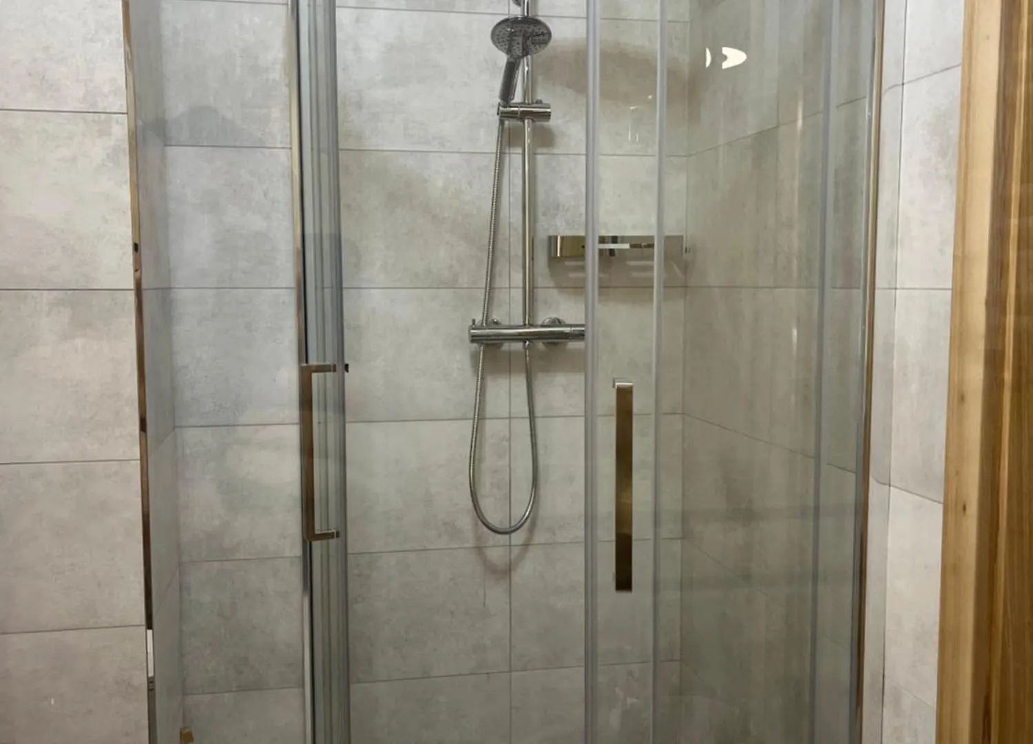 Jesionowe Apartamenty Nad Odra, Stare Miasto, Sauna W Jednym, Klimatyzacja , Garaz Podziemny 0 Zl, Odra River , Old Town, New Building, Air Conditioning, Sauna-One, Underground Garage Free Breslau