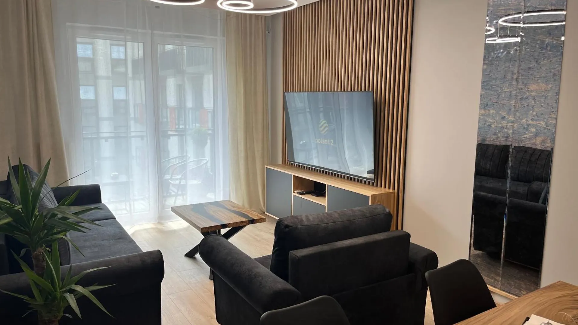 Apartment Jesionowe Apartamenty Nad Odra, Stare Miasto, Sauna W Jednym, Klimatyzacja , Garaz Podziemny 0 Zl, Odra River , Old Town, New Building, Air Conditioning, Sauna-One, Underground Garage Free Breslau Polen
